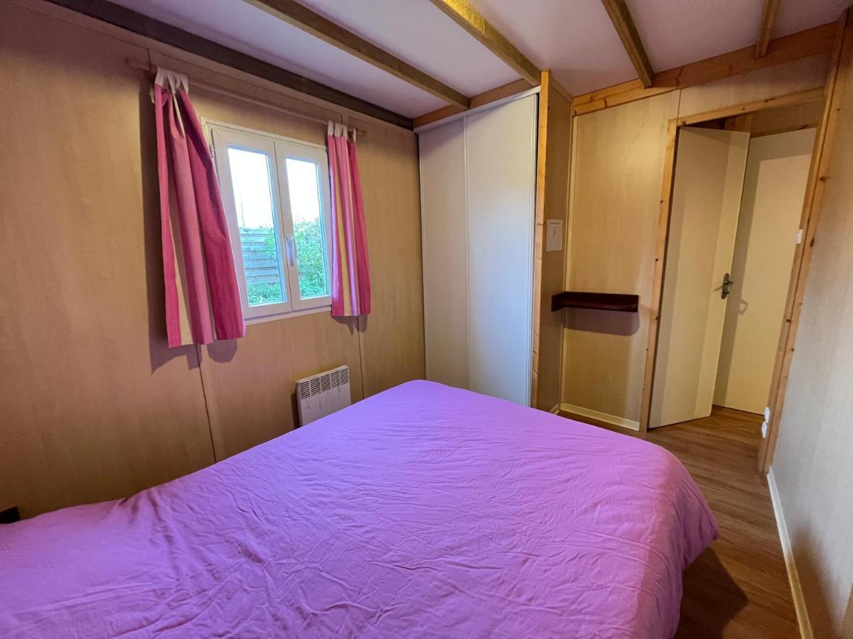 Les Maisonnettes Du Lac - Base De Loisirs Lavare ภายนอก รูปภาพ