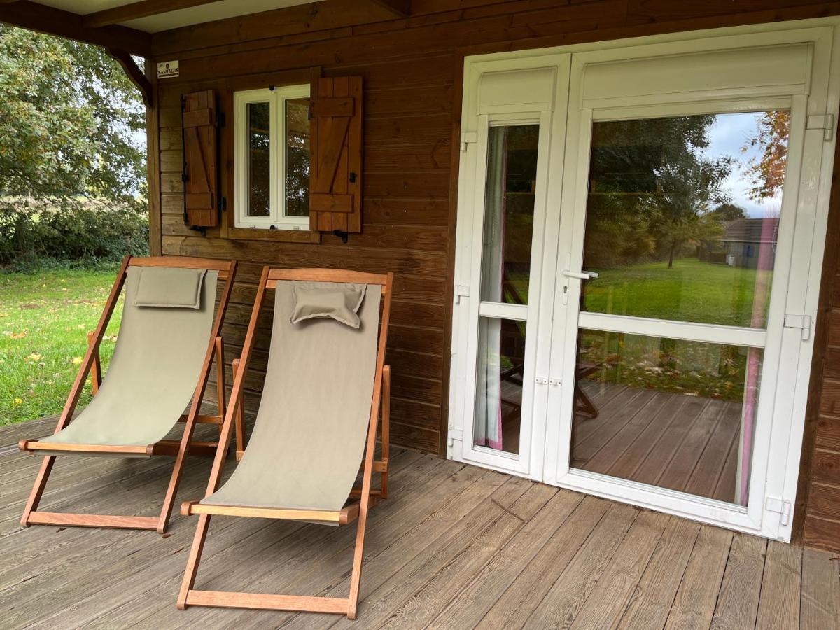 Les Maisonnettes Du Lac - Base De Loisirs Lavare ภายนอก รูปภาพ