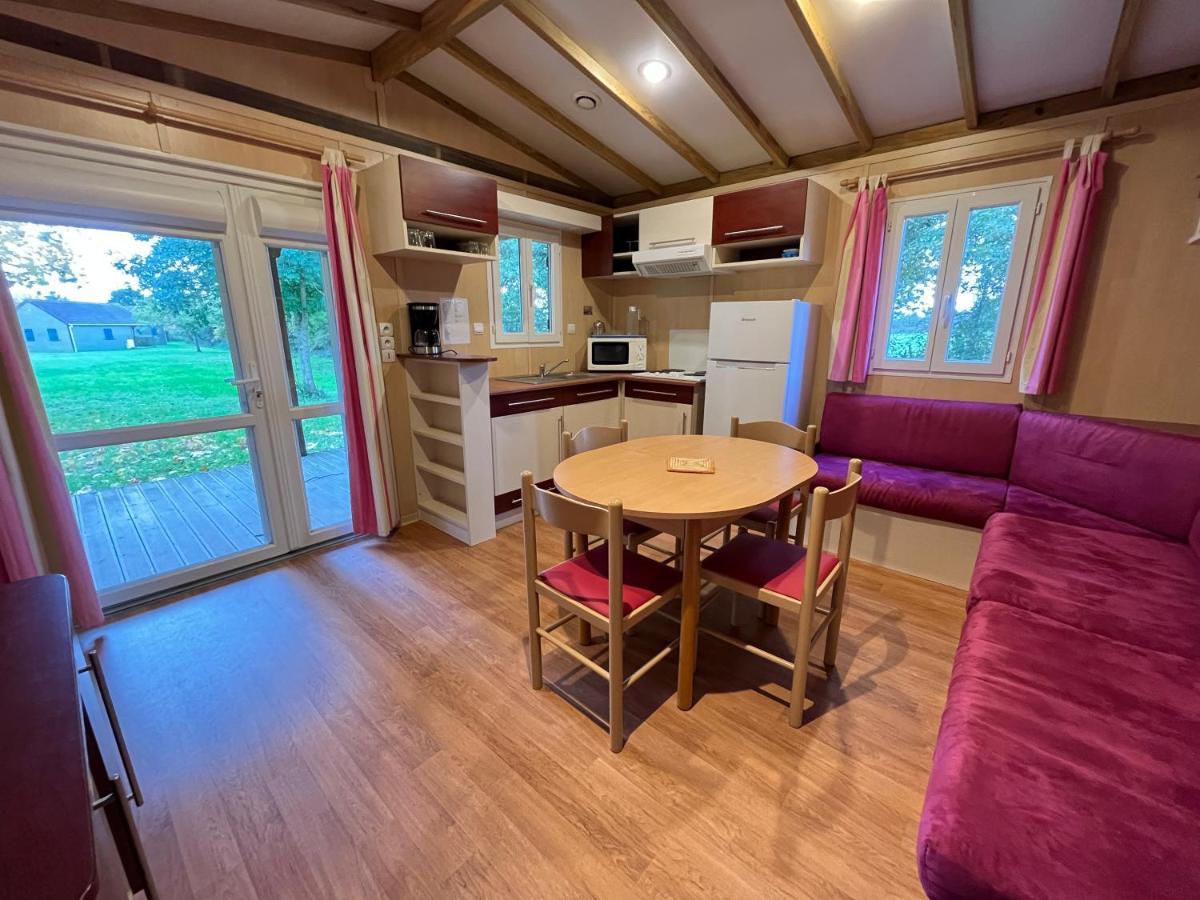 Les Maisonnettes Du Lac - Base De Loisirs Lavare ภายนอก รูปภาพ