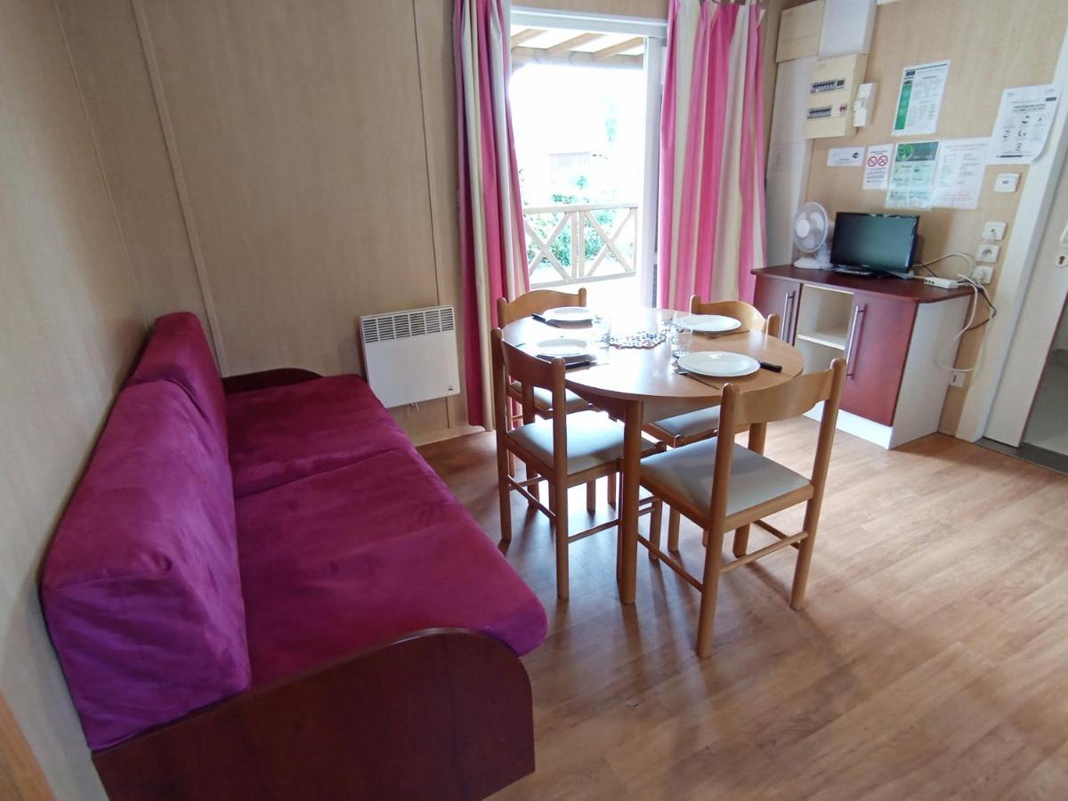 Les Maisonnettes Du Lac - Base De Loisirs Lavare ภายนอก รูปภาพ