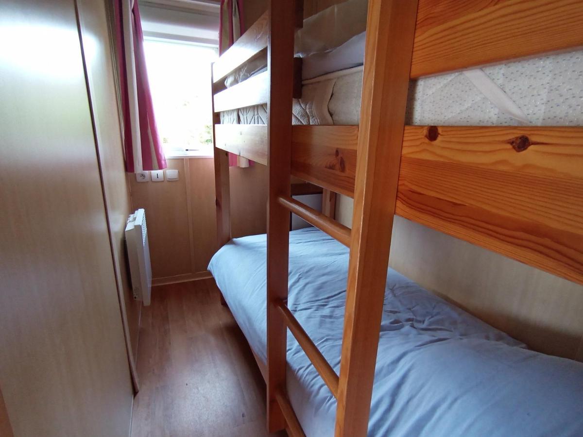 Les Maisonnettes Du Lac - Base De Loisirs Lavare ภายนอก รูปภาพ