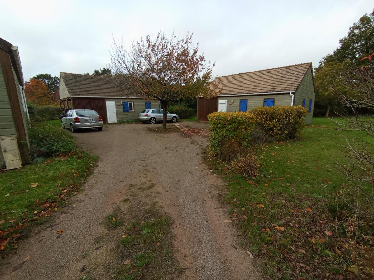 Les Maisonnettes Du Lac - Base De Loisirs Lavare ภายนอก รูปภาพ