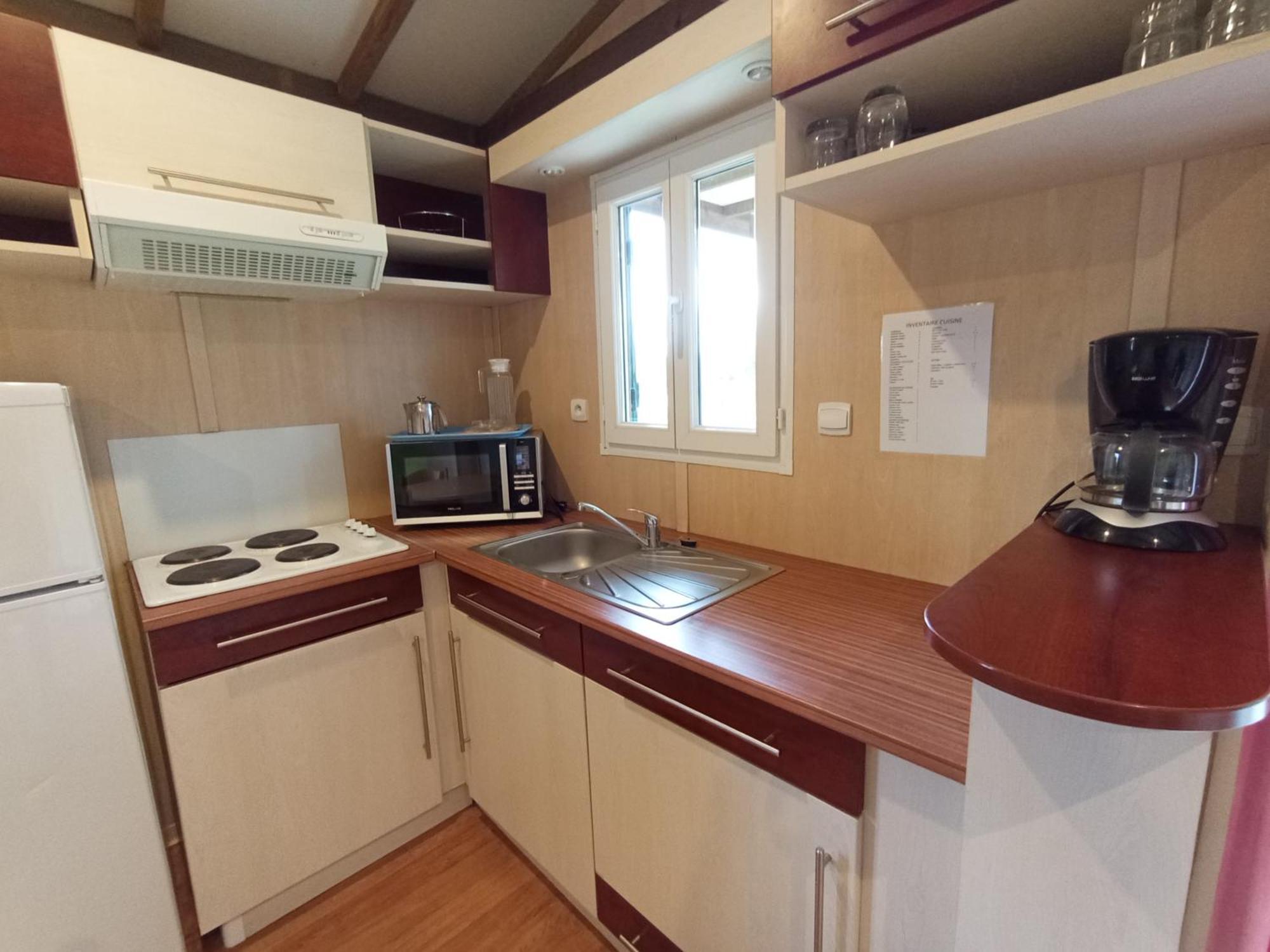 Les Maisonnettes Du Lac - Base De Loisirs Lavare ภายนอก รูปภาพ